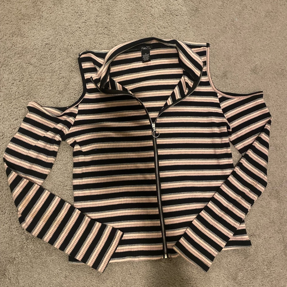 Rue21 cut out shoulder zip shirt